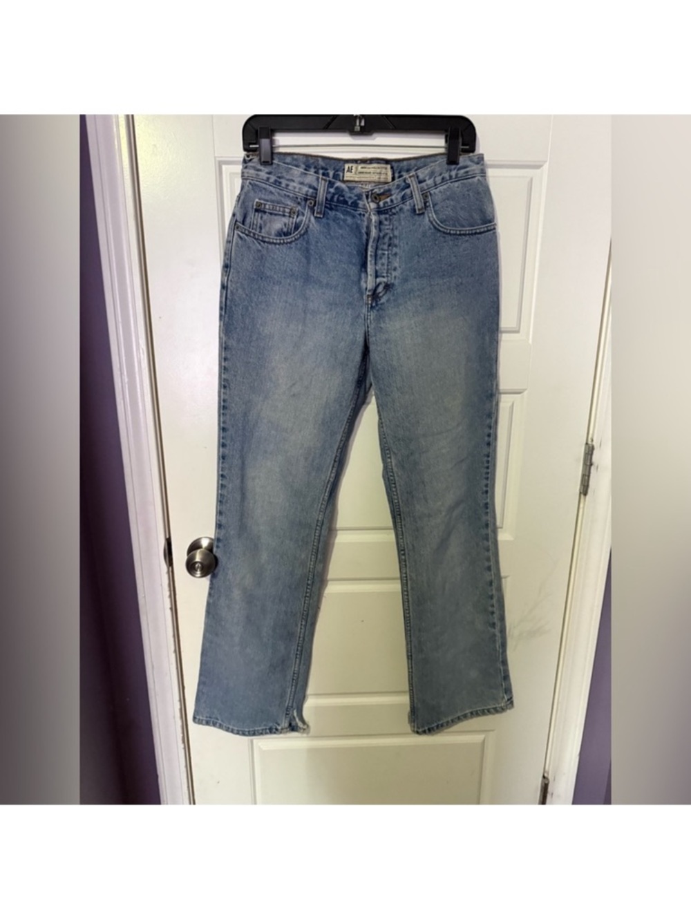 Light Wash Women’s Straight Leg Jeans - Classic Blue